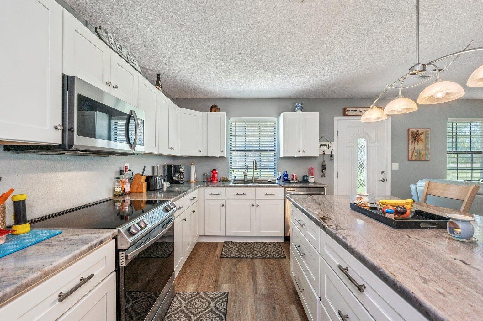 2913 Aplin Road Crestview, FL 32539 - Photo 3 of 14 APLIN KITCHEN3