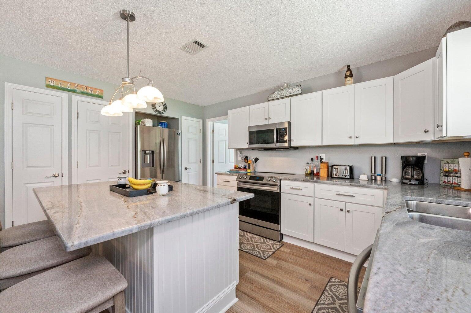 2913 Aplin Road Crestview, FL 32539 - Photo 5 of 14 aPLIN KITCHEN