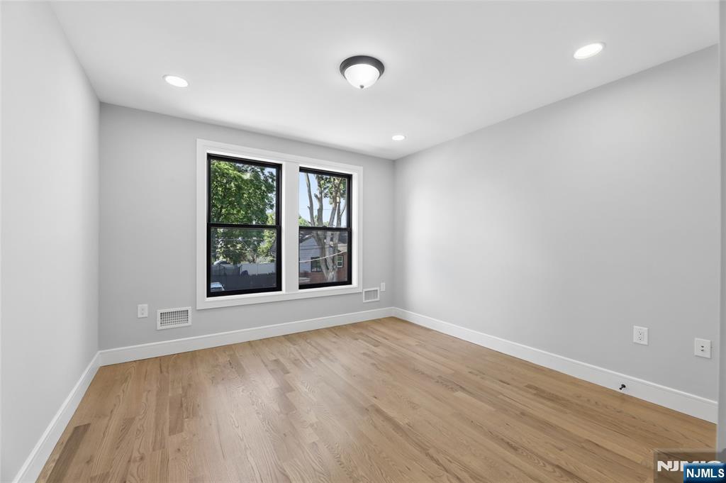9 Cole Street Bergenfield, NJ 07621 - Photo 41 of 47