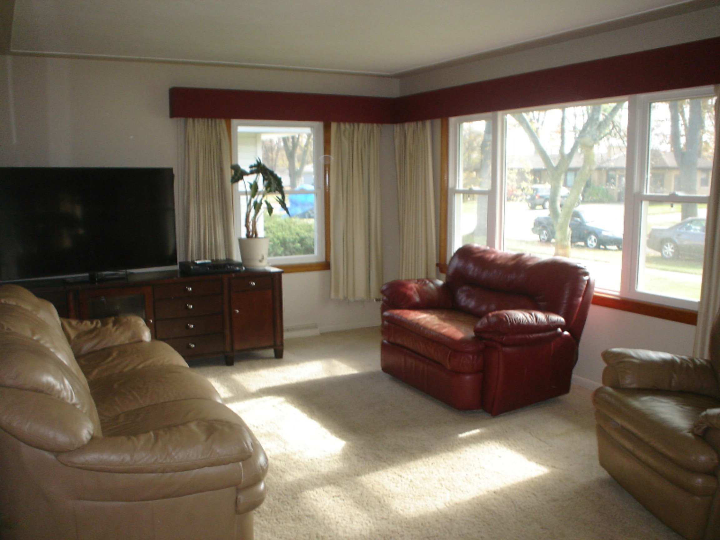 1456 Princeton Road Muskegon, MI 49441 - Photo 3 of 33 Living Area