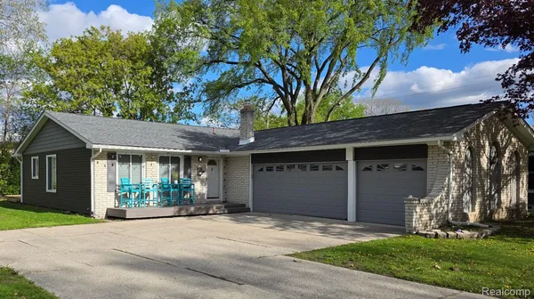 $289,900 | 27860 Park Court, Madison Heights, MI 48071