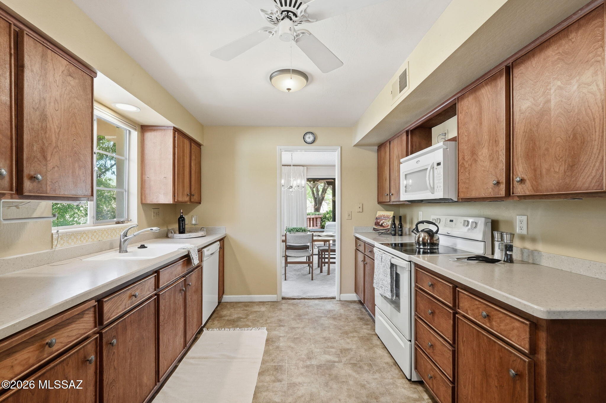 2701 East Avenida De Posada Tucson, AZ 85718 - Photo 12 of 38 023_ListerPros