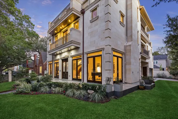 $1,997,000 | 2247 Bartlett Street, Houston, TX 77098