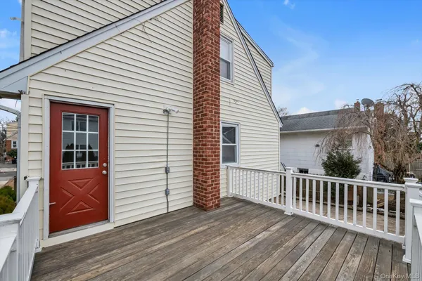 $3,750 | 9 Graywood Road, Port Washington, NY 11050