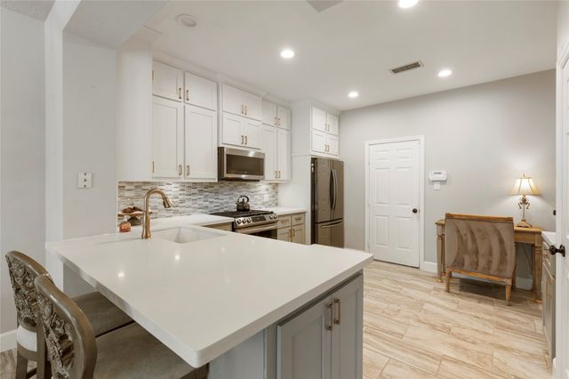 $340,000 | 74 Valley Oaks Circle, The Woodlands, TX 77382