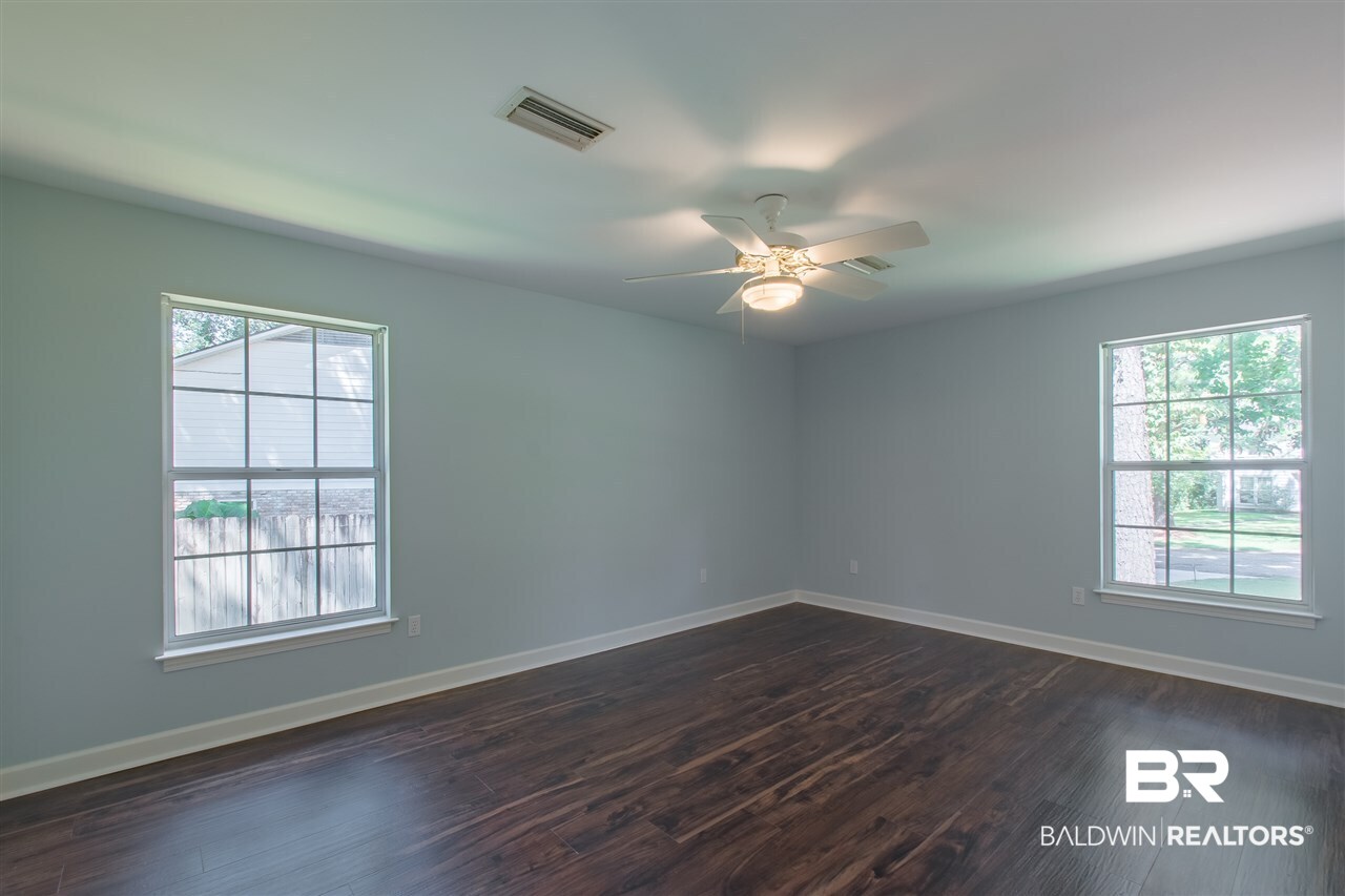 121 Pineridge Road Daphne, AL 36526 - Photo 23 of 41 Master Bedroom