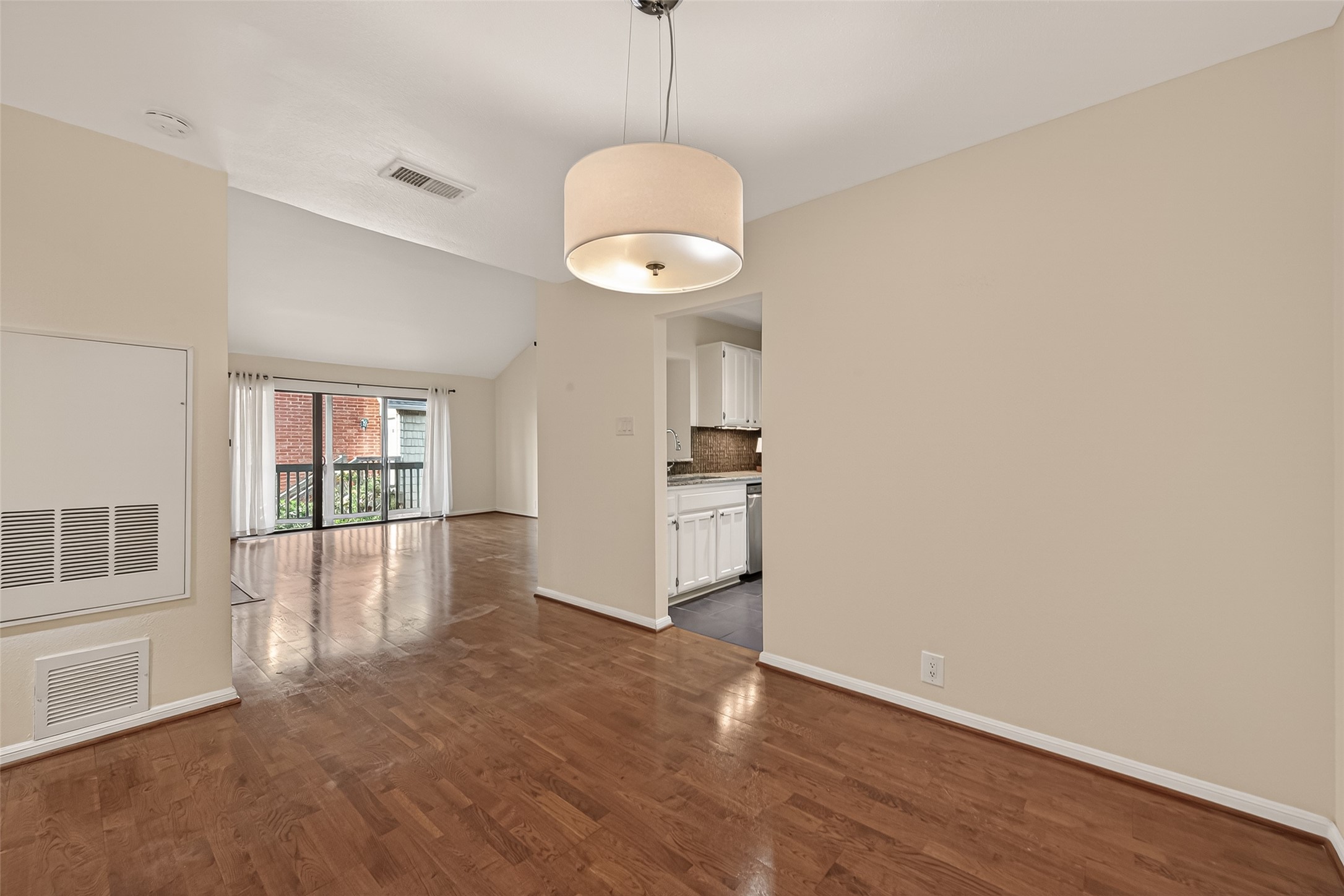2829 Timmons Lane, Unit 144 Houston, TX 77027 - Photo 9 of 41 Open concept design creates an environment of possibilities. Depending on your preferences, the area can fit either a long or round table, as well as plenty of chairs.