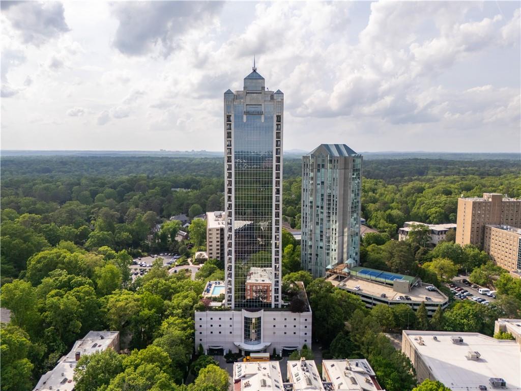 2828 Peachtree Road Northwest, Unit 1501 Atlanta, GA 30305 - Photo 29 of 30 a view of a city from a corridor