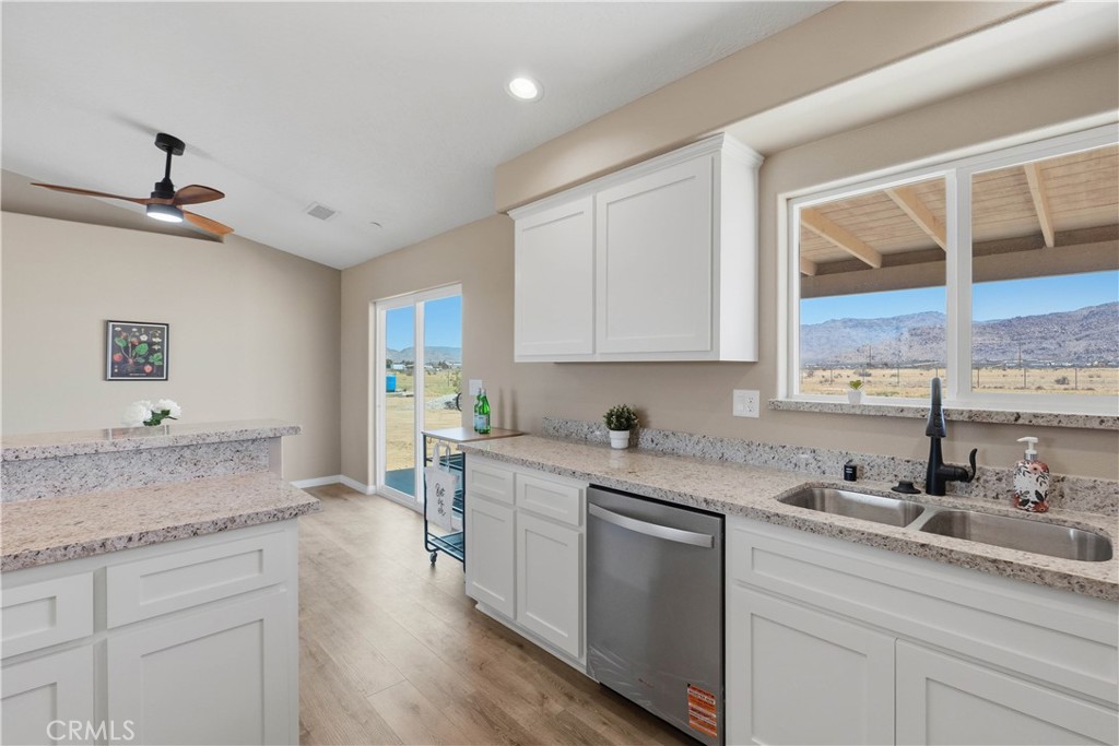13119 Candlewood Road Apple Valley, CA 92308 - Photo 20 of 52