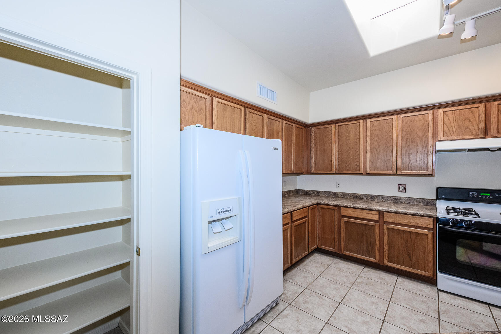 13588 East High Plains Ranch Street Vail, AZ 85641 - Photo 14 of 44 Pantry