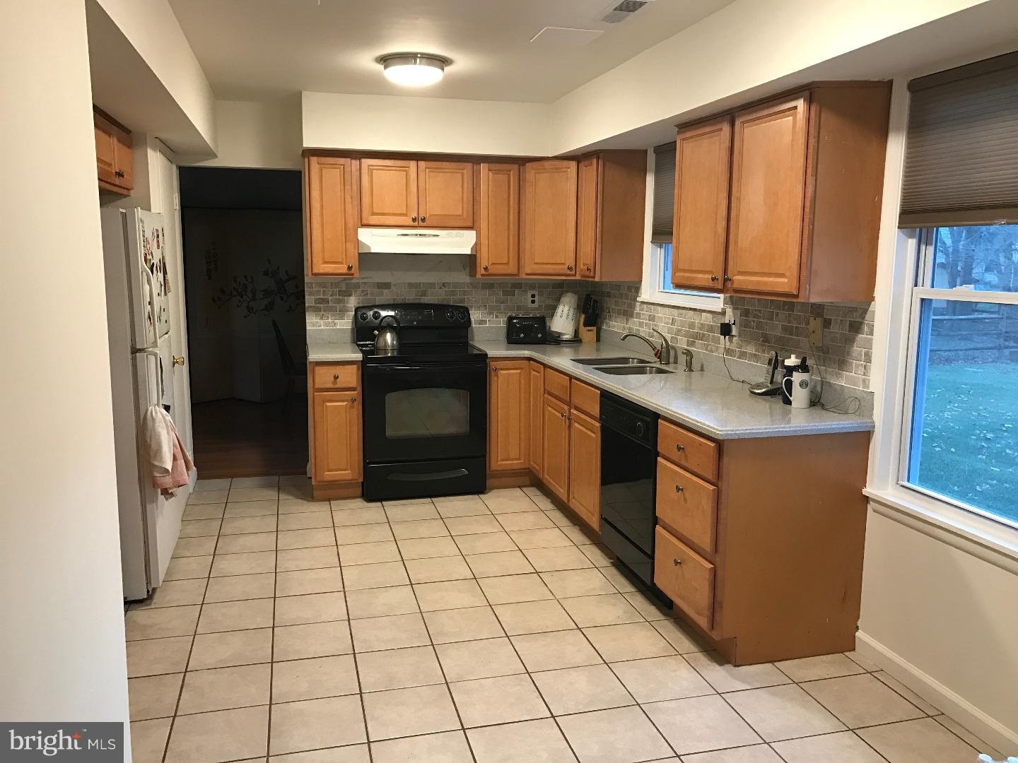 1429 Woodview Road Yardley, PA 19067 - Photo 3 of 11 Kitchen