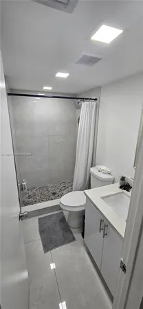 $2,200 | 9460 Tangerine Place, Unit 404, Davie, FL 33324