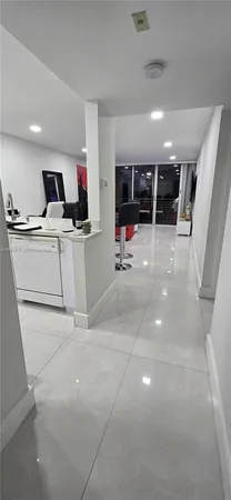 $2,200 | 9460 Tangerine Place, Unit 404, Davie, FL 33324