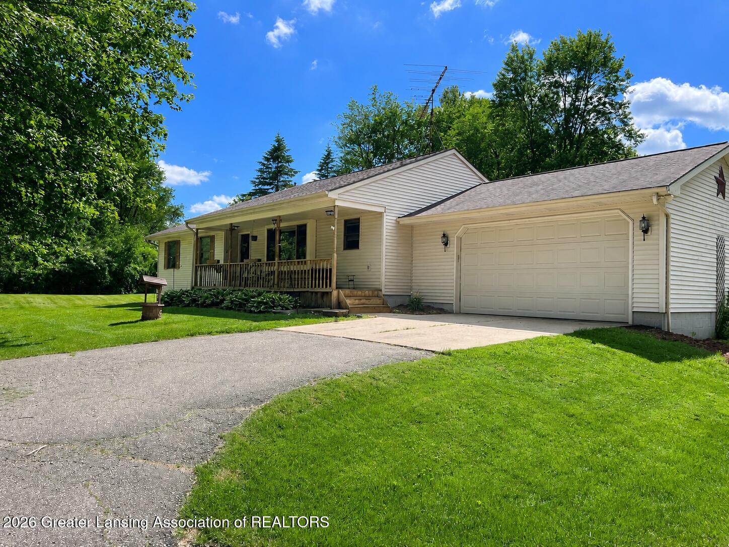14112 Woodbury Road Haslett, MI 48840 - Photo 2 of 51 A5F2E1BF-B57B-4F10-A5EC-0179BC89049A