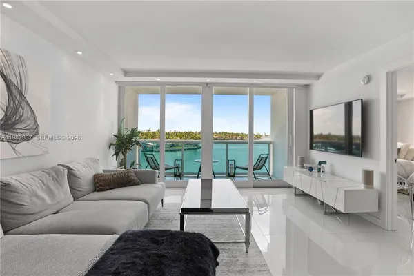 $3,500 | 6770 Indian Creek Drive, Unit 5M, Miami Beach, FL 33141