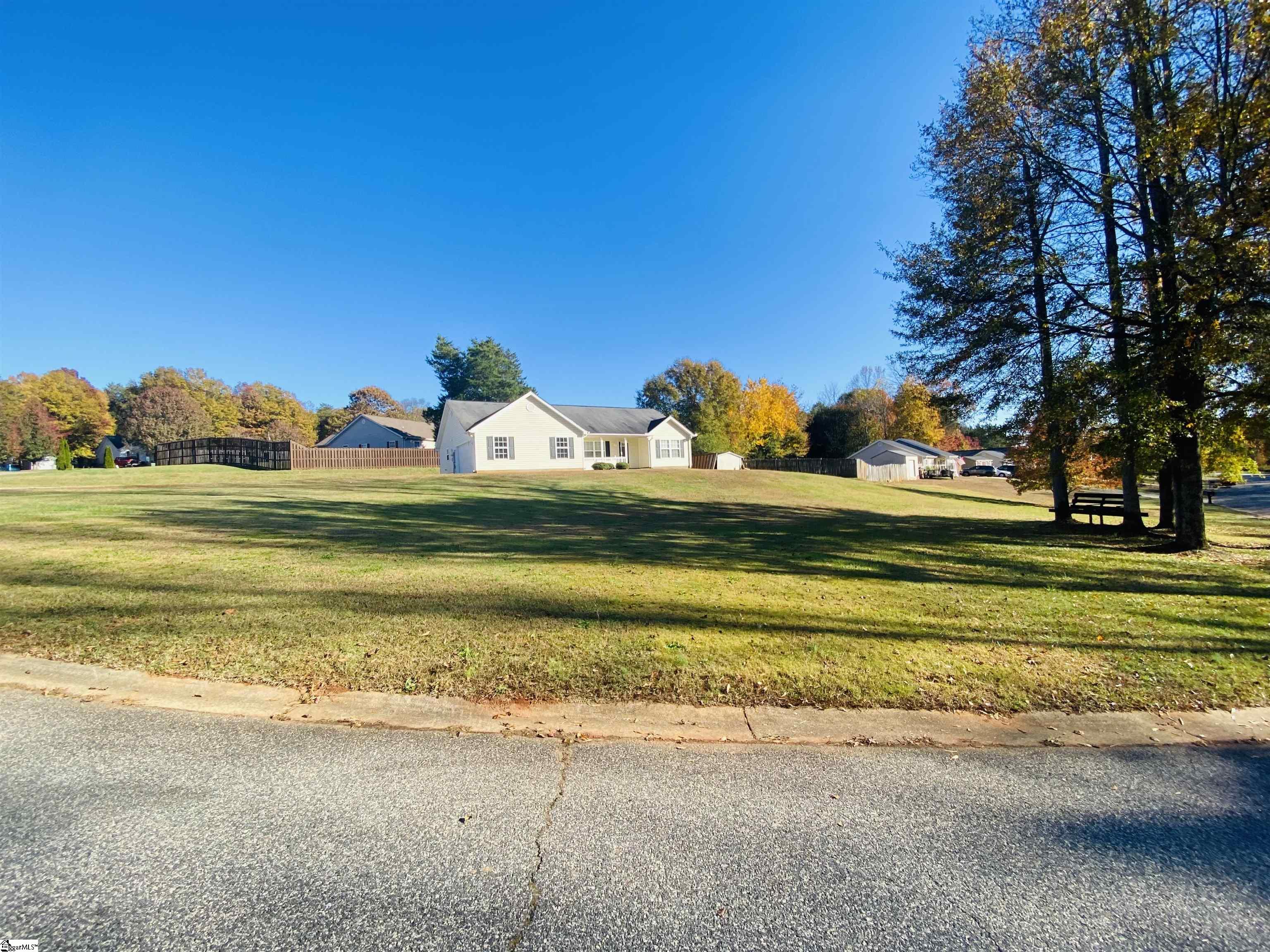 705 Briarstone Circle Inman, SC 29349 - Photo 2 of 21