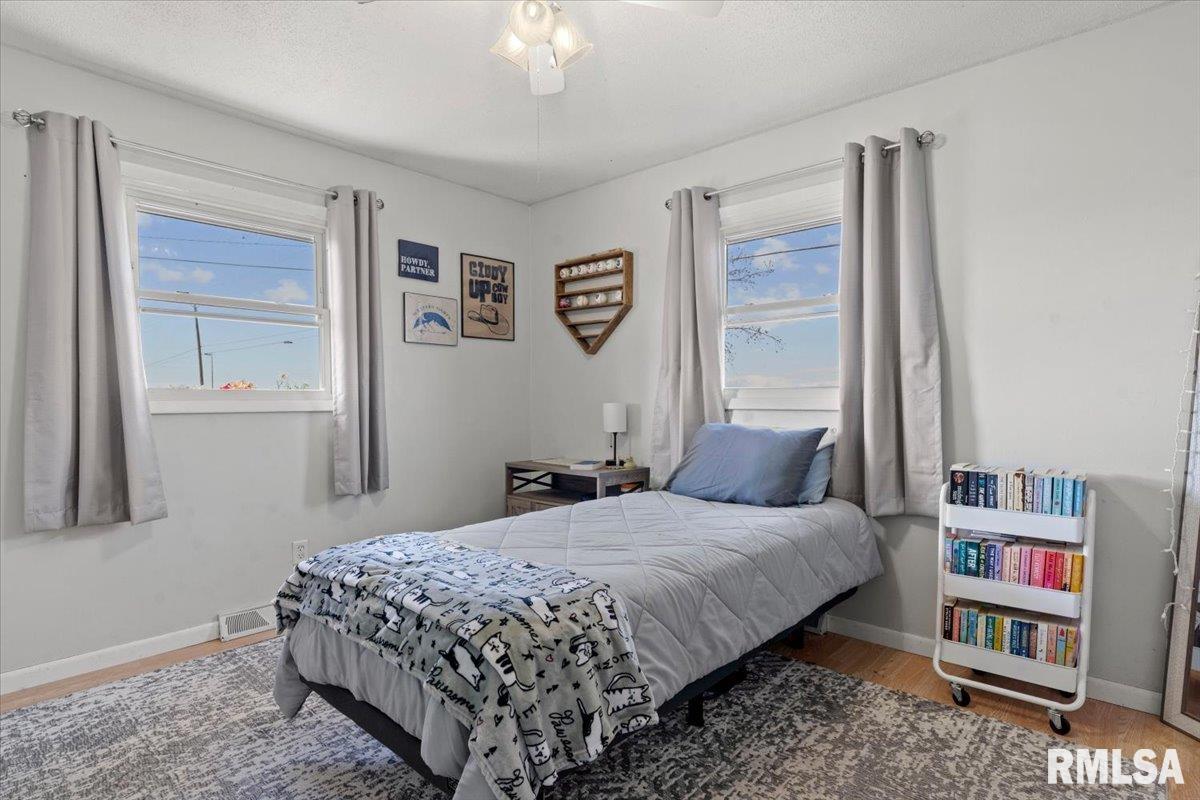 201 Woodcrest Drive Springfield, IL 62703 - Photo 15 of 37