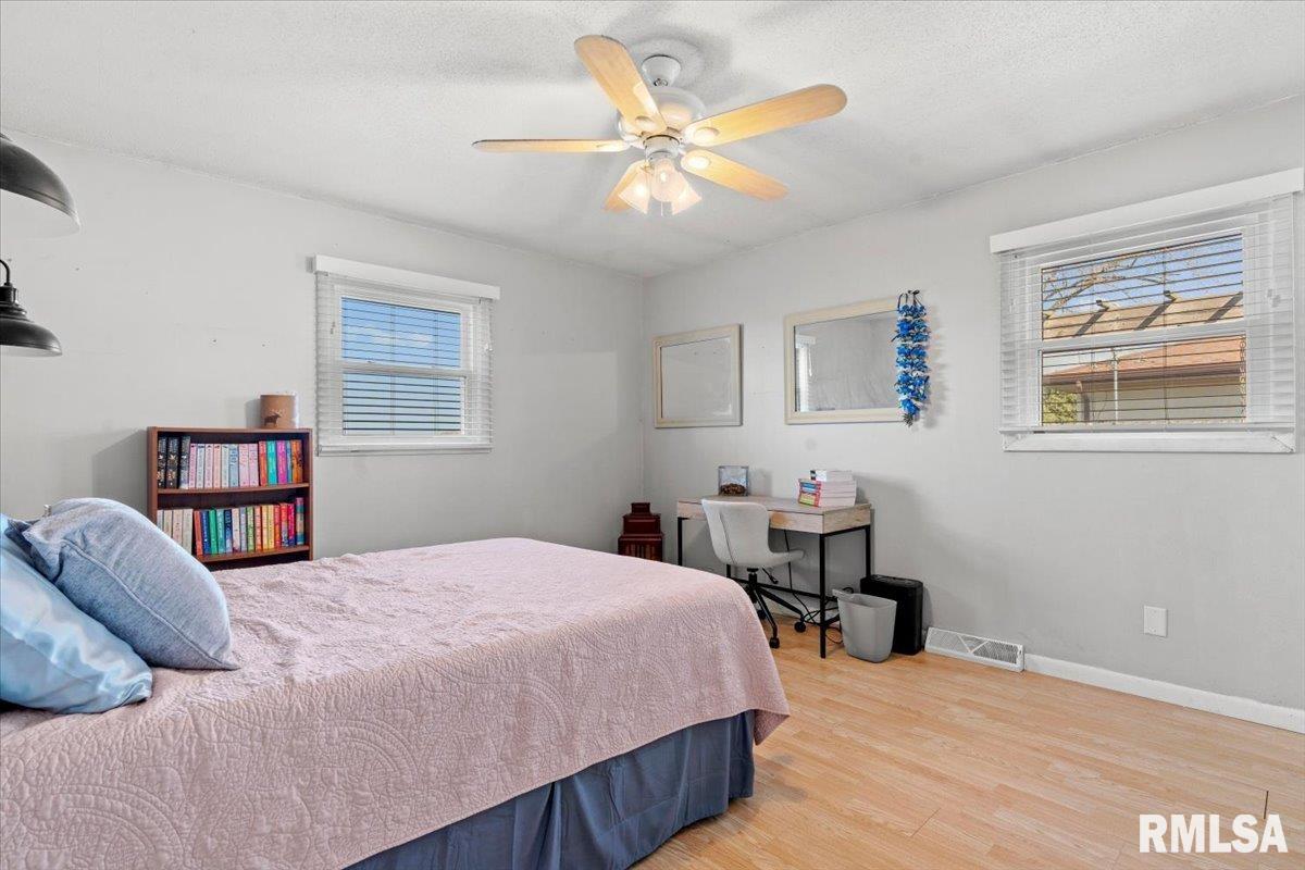 201 Woodcrest Drive Springfield, IL 62703 - Photo 22 of 37