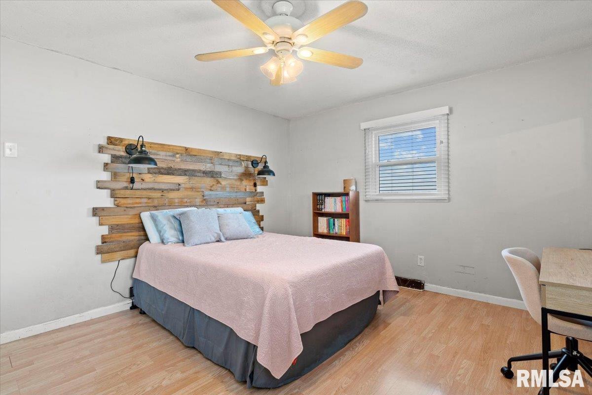 201 Woodcrest Drive Springfield, IL 62703 - Photo 23 of 37