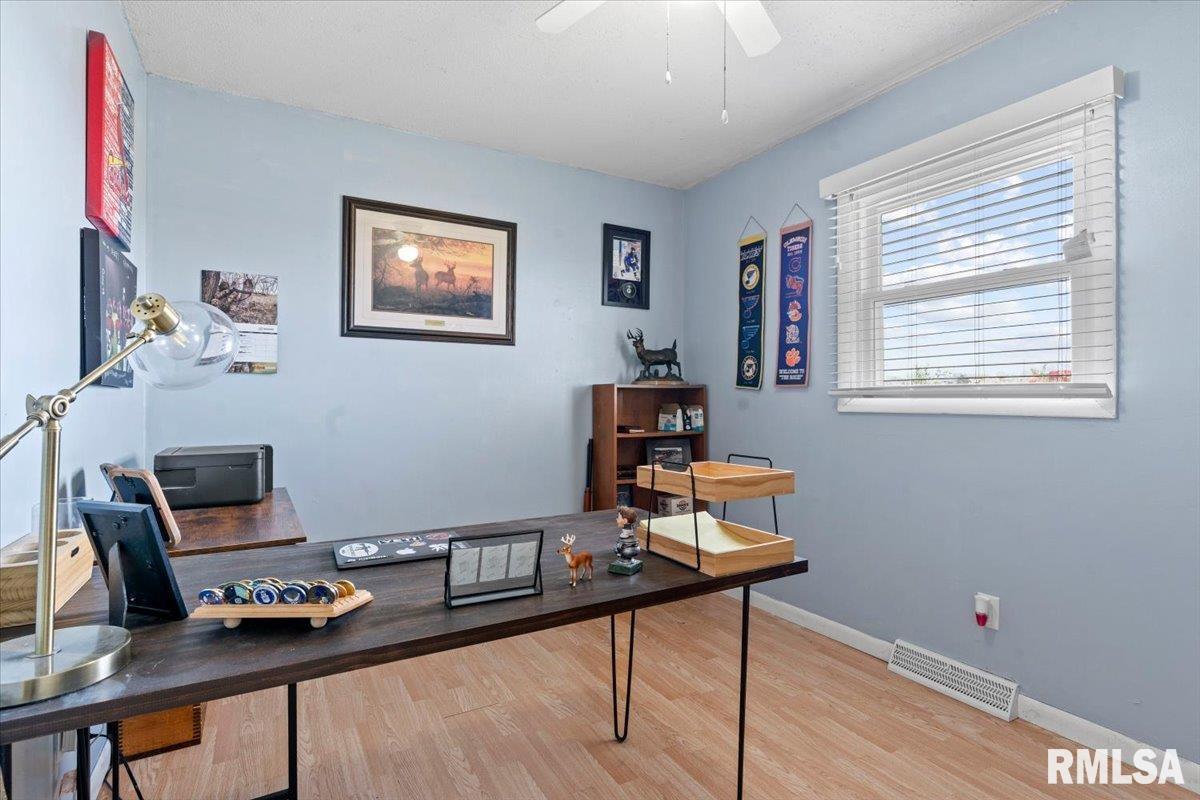 201 Woodcrest Drive Springfield, IL 62703 - Photo 27 of 37