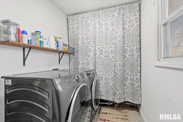 $225,000 | 201 Woodcrest Drive, Springfield, IL 62703