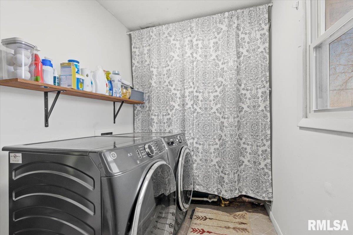 201 Woodcrest Drive Springfield, IL 62703 - Photo 29 of 37