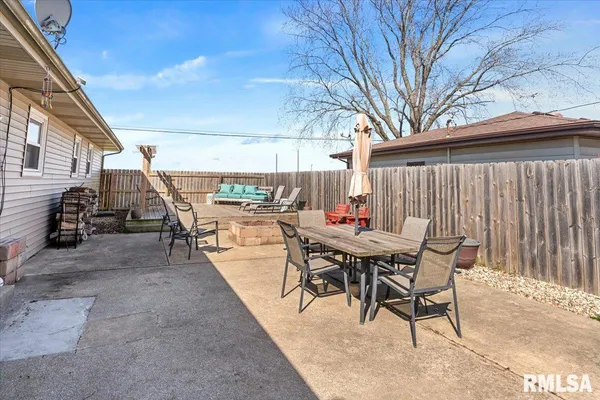 $225,000 | 201 Woodcrest Drive, Springfield, IL 62703