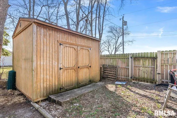 $225,000 | 201 Woodcrest Drive, Springfield, IL 62703