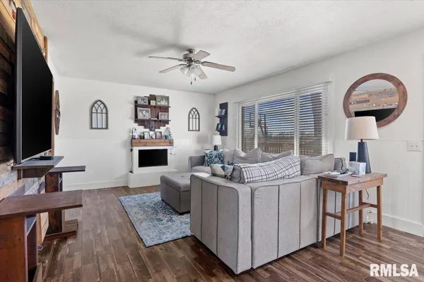 $225,000 | 201 Woodcrest Drive, Springfield, IL 62703