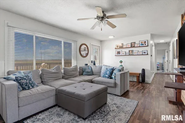 $225,000 | 201 Woodcrest Drive, Springfield, IL 62703