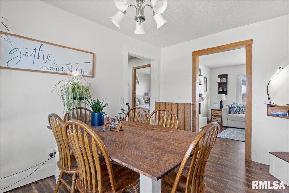 201 Woodcrest Drive Springfield, IL 62703 - Photo 10 of 37