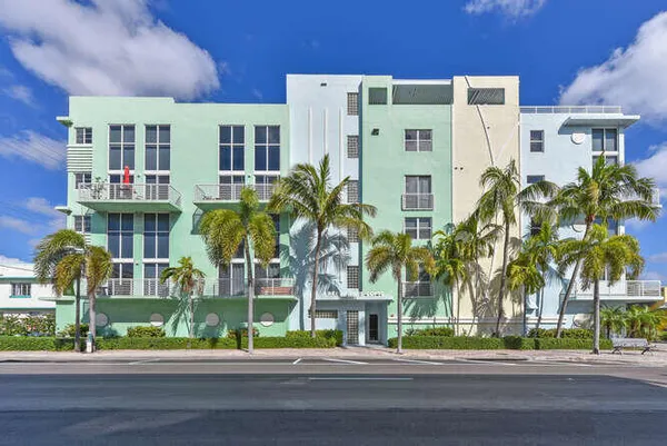 $800,000 | 108 Lake Avenue, Unit 406, Lake Worth Beach, FL 33460
