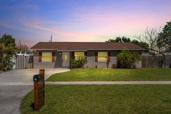 $529,900 | 1207 Sioux Street, Jupiter, FL 33458