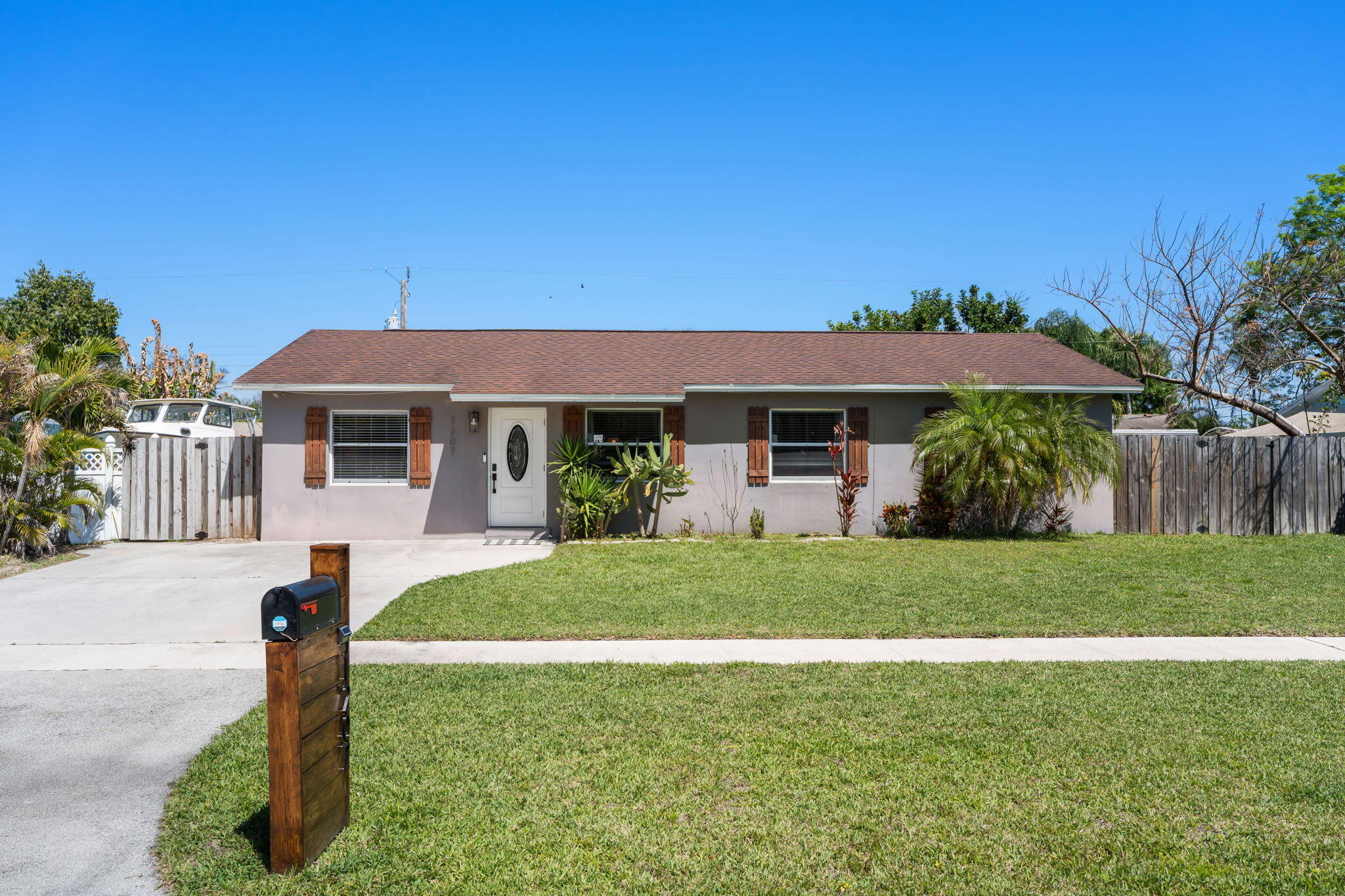 1207 Sioux Street Jupiter, FL 33458 - Photo 25 of 27 42-web-or-mls-42_smg01171