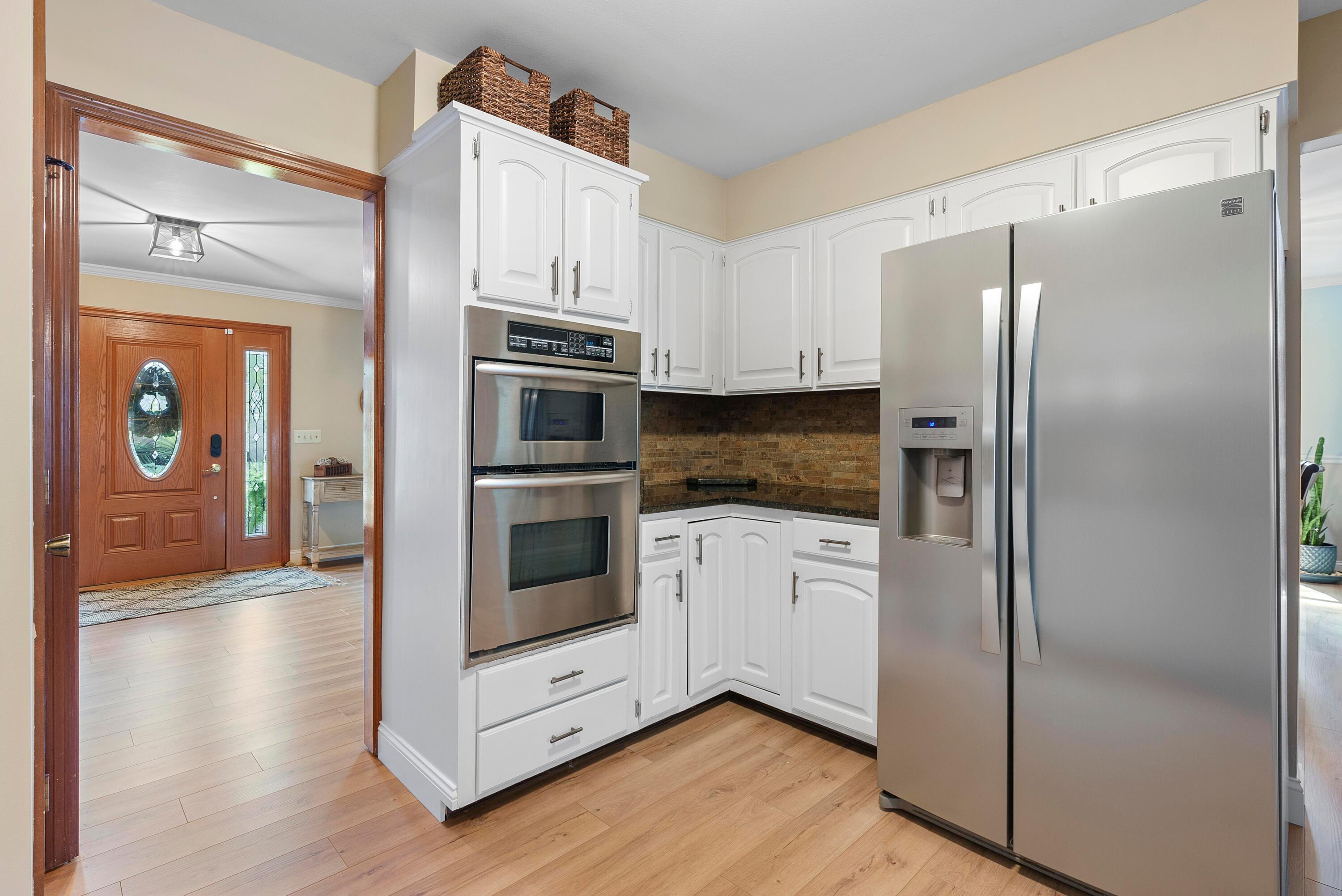 4492 Shire Mill Road Hilliard, OH 43026 - Photo 15 of 39 Kitchen