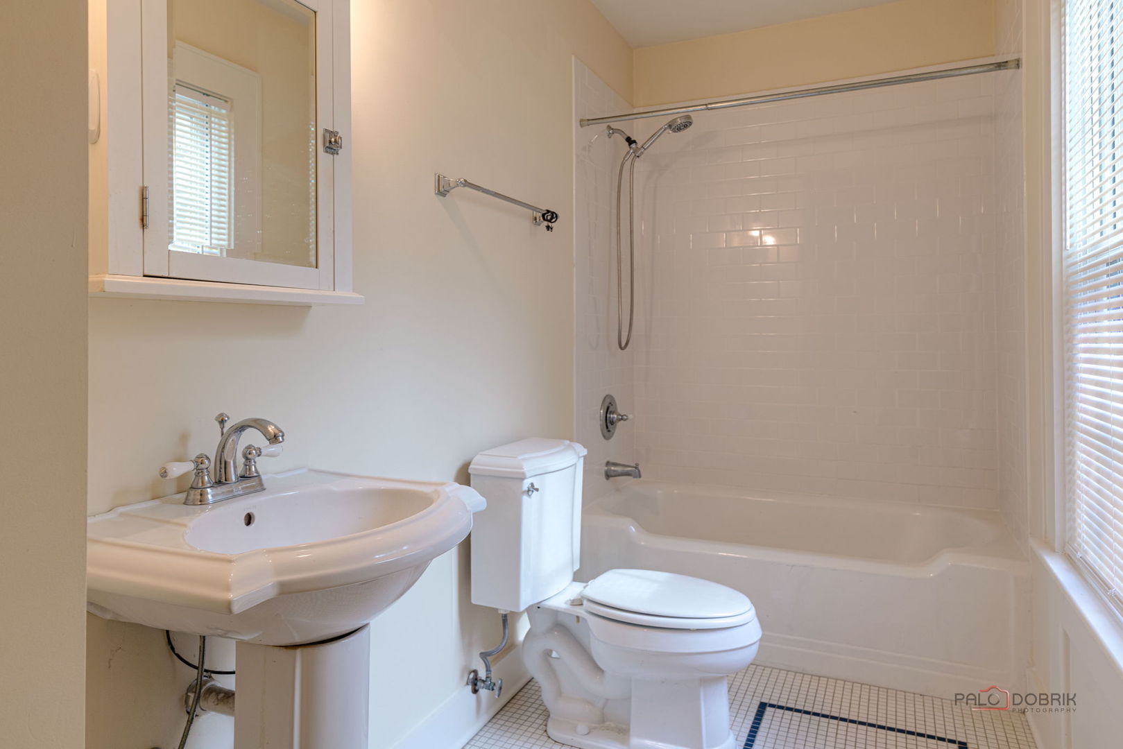 430 North Sheridan Road Waukegan, IL 60085 - Photo 24 of 44