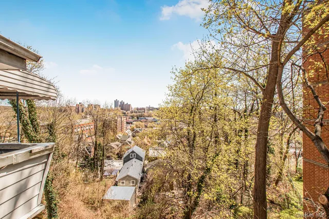 $1,050,000 | 3650 Waldo Avenue | Kingsbridge