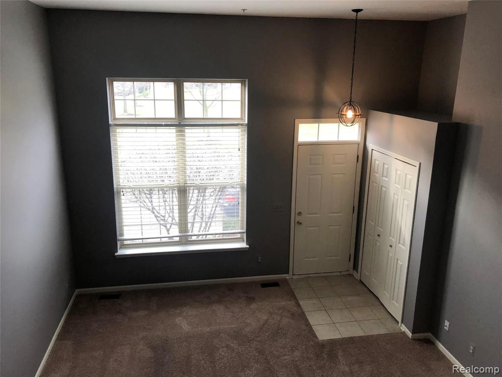 16942 Farmington Road, Unit 24 Livonia, MI 48154 - Photo 5 of 20