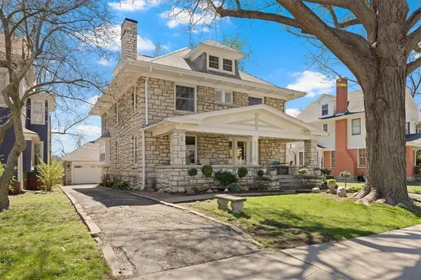 $350,000 | 611 West Maple Avenue, Independence, MO 64050