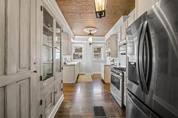 $350,000 | 611 West Maple Avenue, Independence, MO 64050