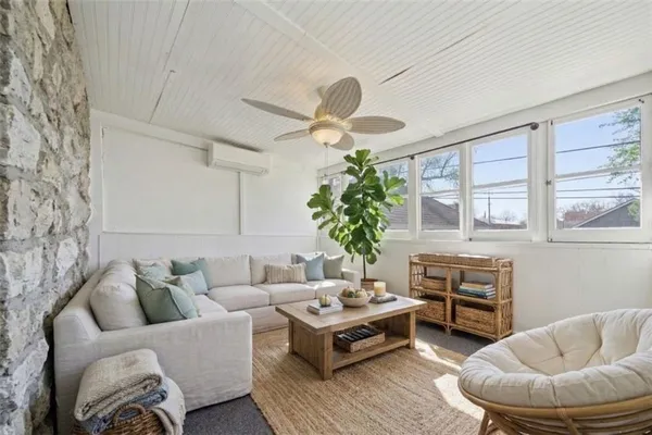 $350,000 | 611 West Maple Avenue, Independence, MO 64050