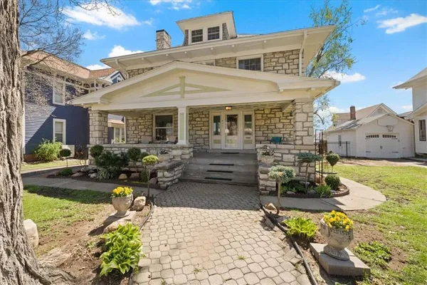 $350,000 | 611 West Maple Avenue, Independence, MO 64050