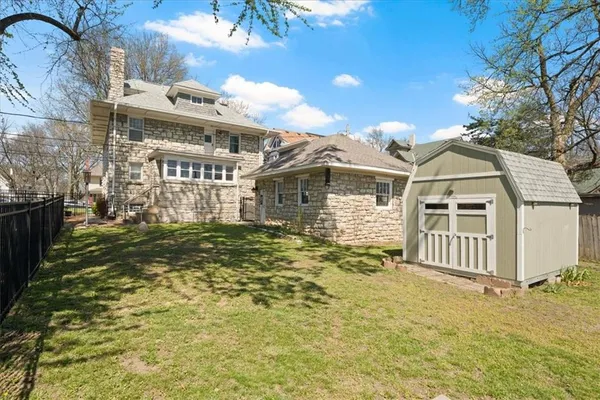 $350,000 | 611 West Maple Avenue, Independence, MO 64050