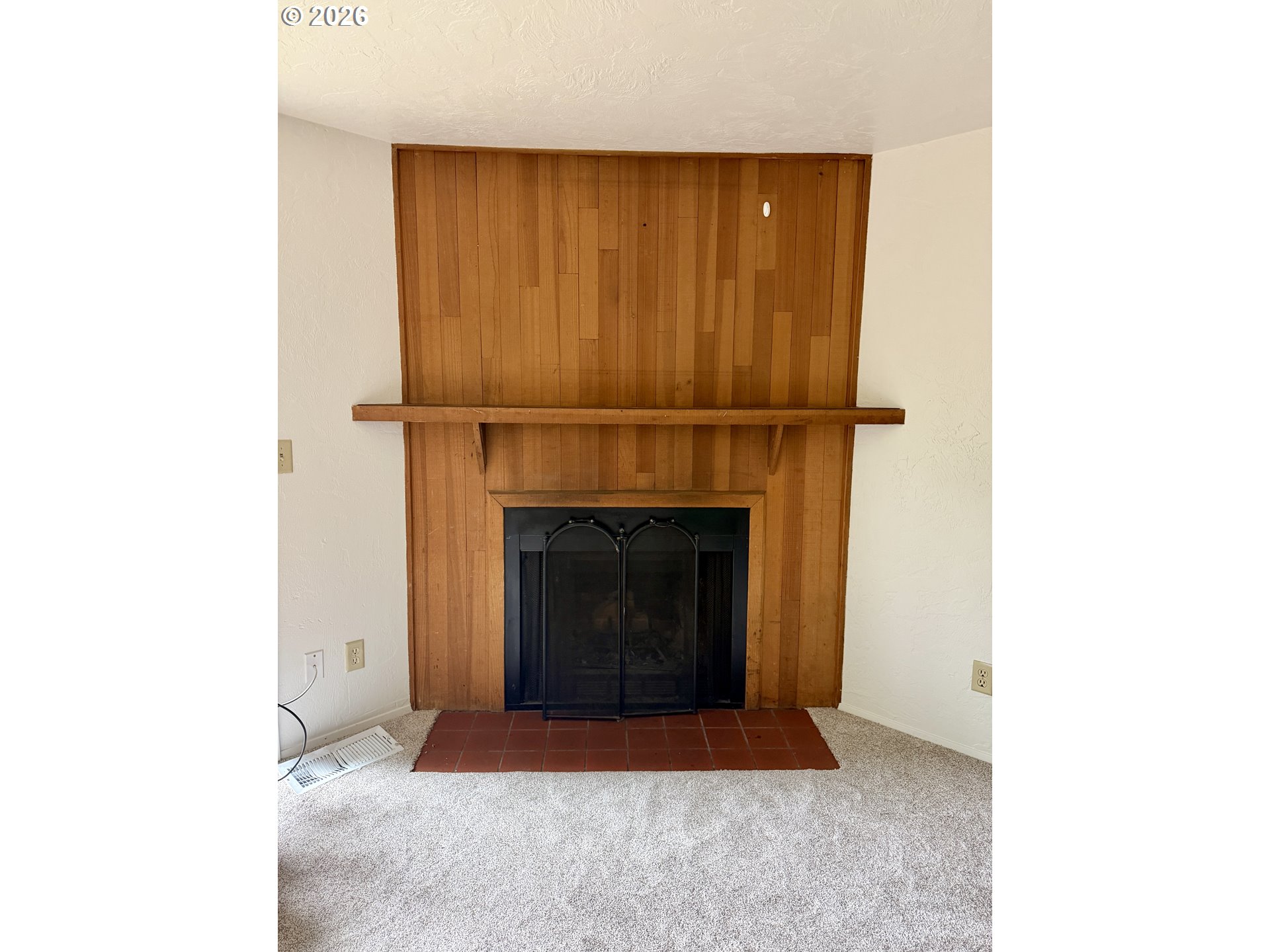 1434 Fetters Loop Eugene, OR 97402 - Photo 11 of 32 Fireplace Wood
