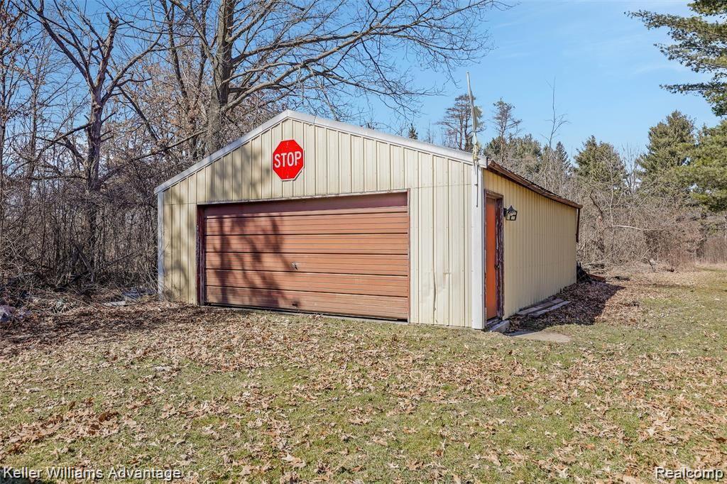 10130 East Lovejoy Road Linden, MI 48451 - Photo 24 of 32 28-10130 E Lovejoy Rd Linden0023.jpg