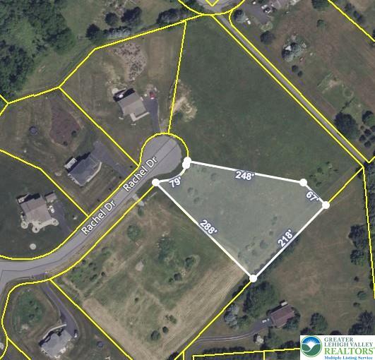 an aerial view of a tennis court