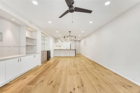 $675,000 | 100 Edgewater Drive, Unit 142, Coral Gables, FL 33133