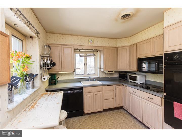 35 Llanberris Road Bala Cynwyd, PA 19004 - Photo 11 of 25 Kitchen