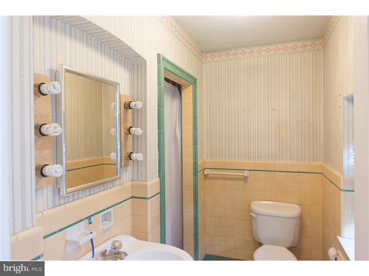 35 Llanberris Road Bala Cynwyd, PA 19004 - Photo 13 of 25 Master Bathroom