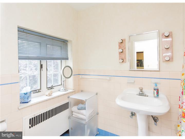 35 Llanberris Road Bala Cynwyd, PA 19004 - Photo 17 of 25 Bathroom